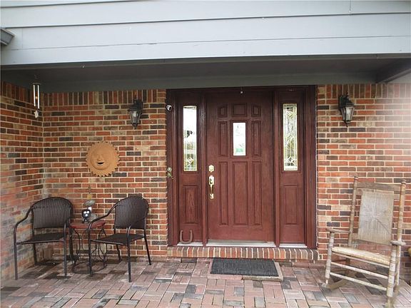 3rd image of 8439 Maurice Dr