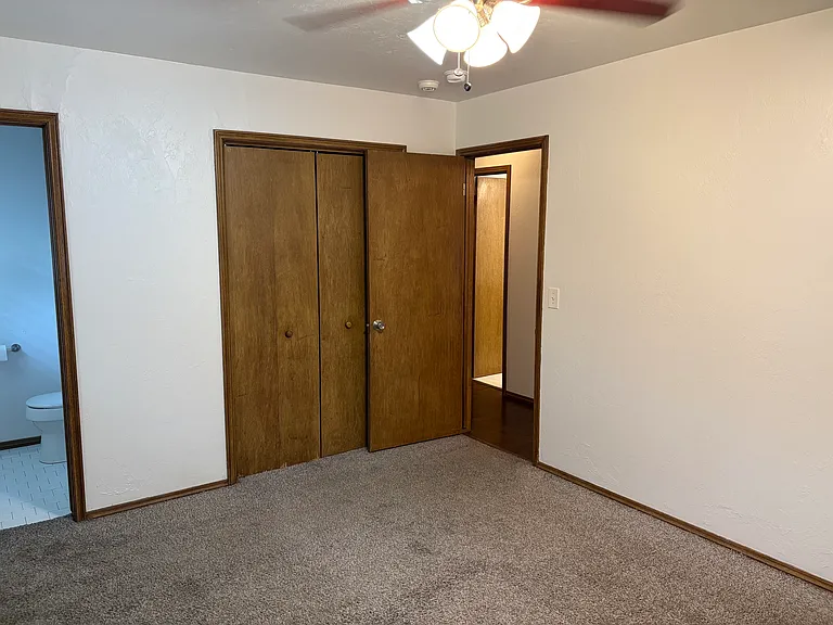 1904 Lanesboro Dr — Photo 6