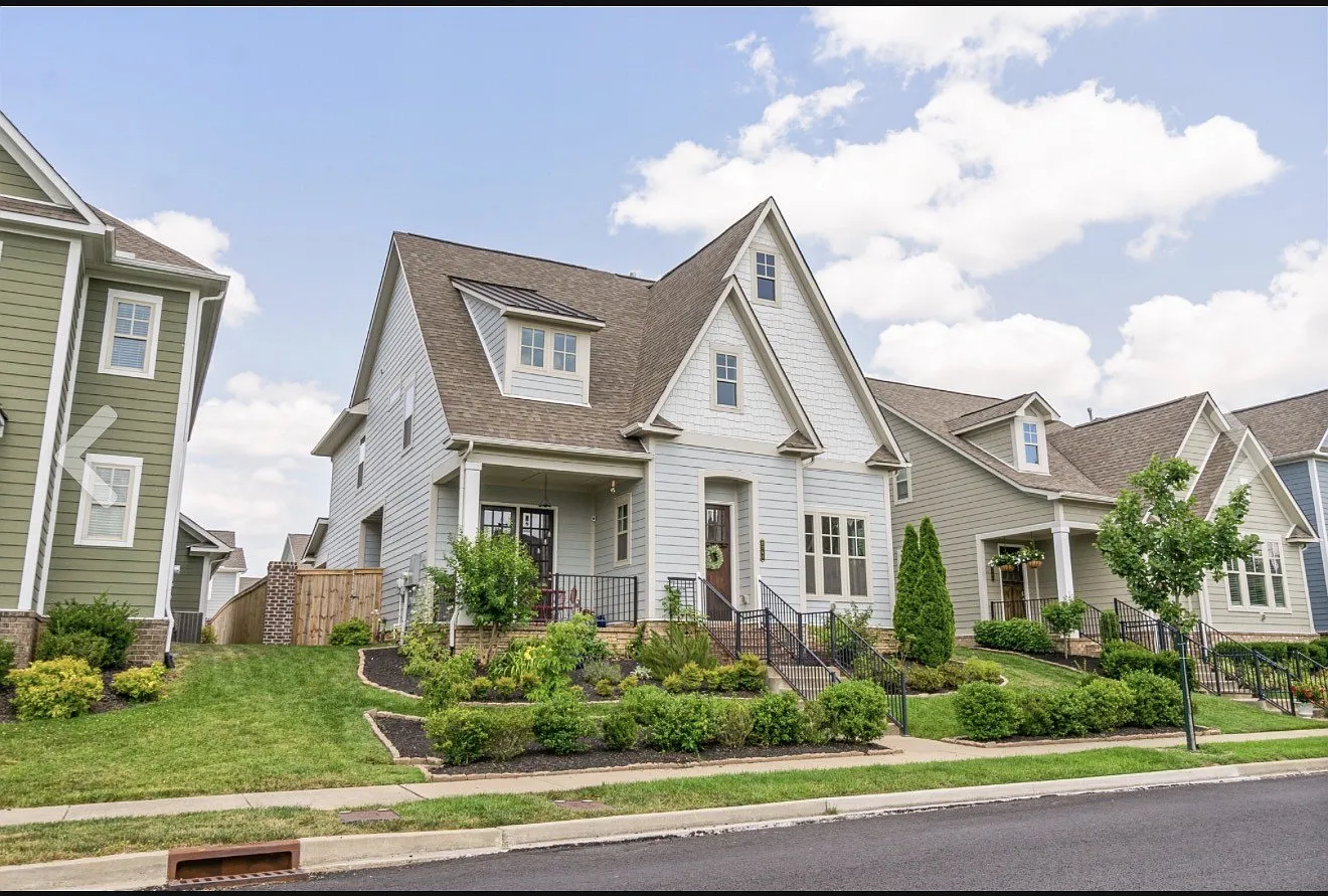 4 bed, 4.5 bath, 3161 sqft, $4,200 — Photo 1