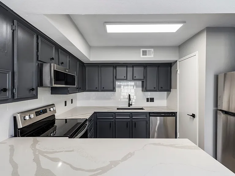 2226 Nantucket Dr #A — Photo 30