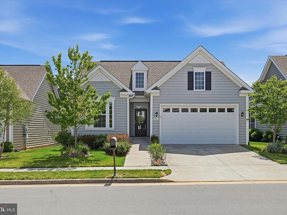 1st image of 104 Poppy Dr