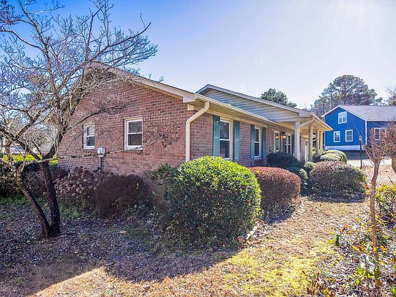 3rd image of 215 Parkstream Cir