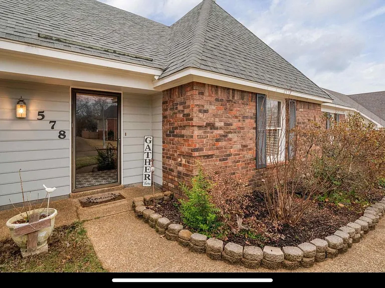 578 Winford Dr — Photo 4