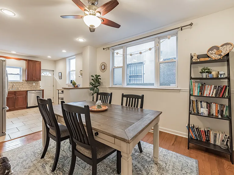 1327 S 9th St — Photo 11