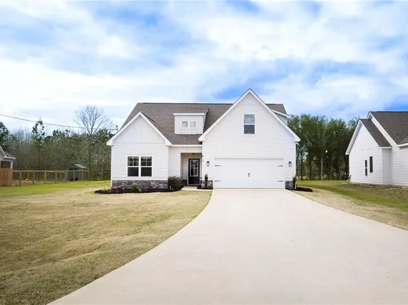 18 Pimlico Dr, Fort Mitchell, AL 36856