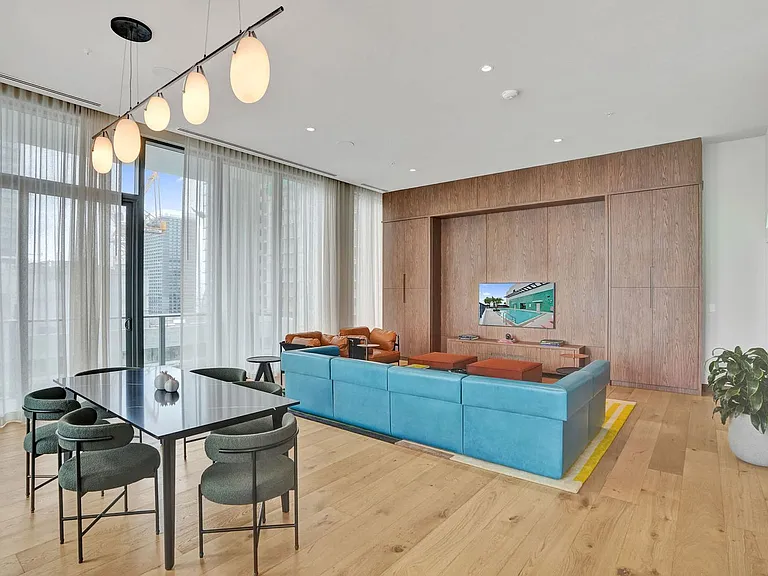Building's Lounge