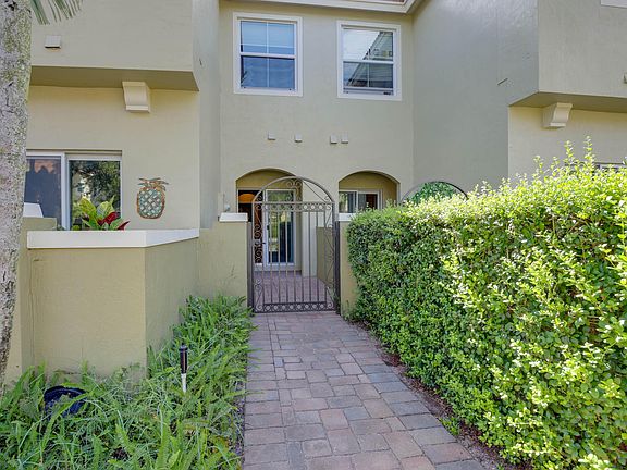 2nd image of 145 Monterey Bay Dr