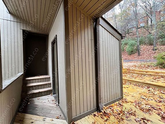 2nd image of 207 Wildflower Way
