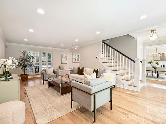 3rd image of 4138 Wall St
