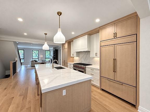 4th image of 1834 N Hudson Ave APT 2