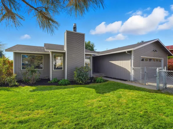 169 Travis Ln, Kennewick, WA 99338