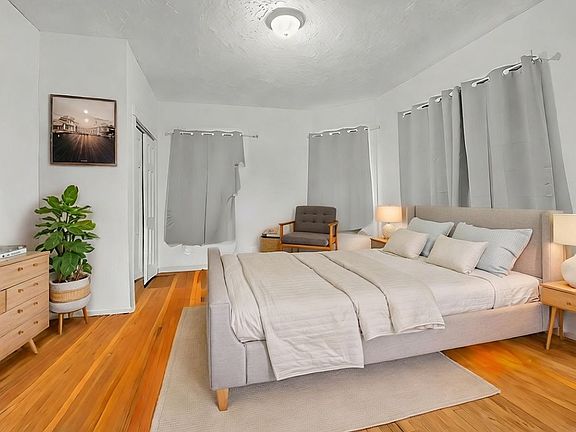 3rd image of 373 Wood Ave Floor 1