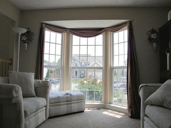 3rd image of 2315 W Knoll Ct