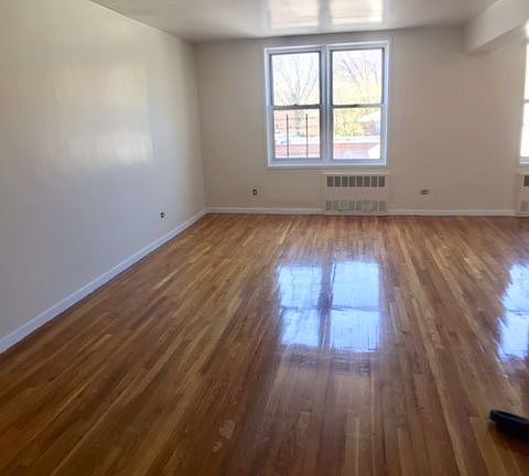 3rd image of 6555 Broadway APT 4L