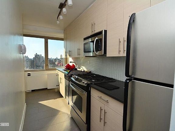 3rd image of 444 E 82nd St APT 29A