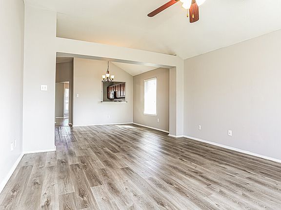 5th image of 1012 James Donald Ln