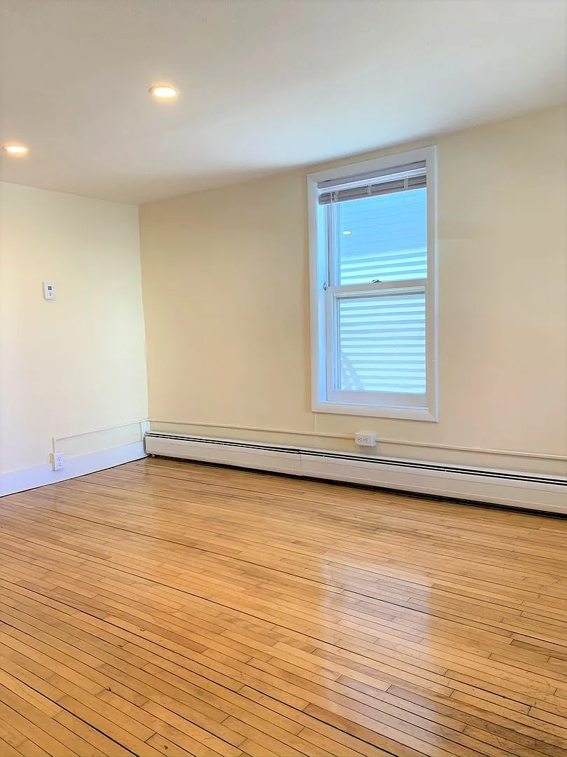 13 Peru St, Burlington, VT | Renovated 3 Bedroom House Near UVM & Downtown | June 2027 — Photo 2
