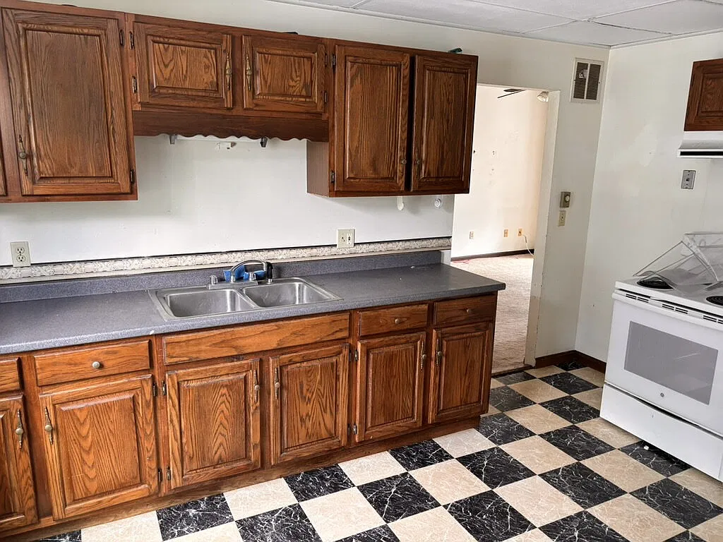 2 bed, 1.0 bath, 900 sqft, $1,775 — Photo 2