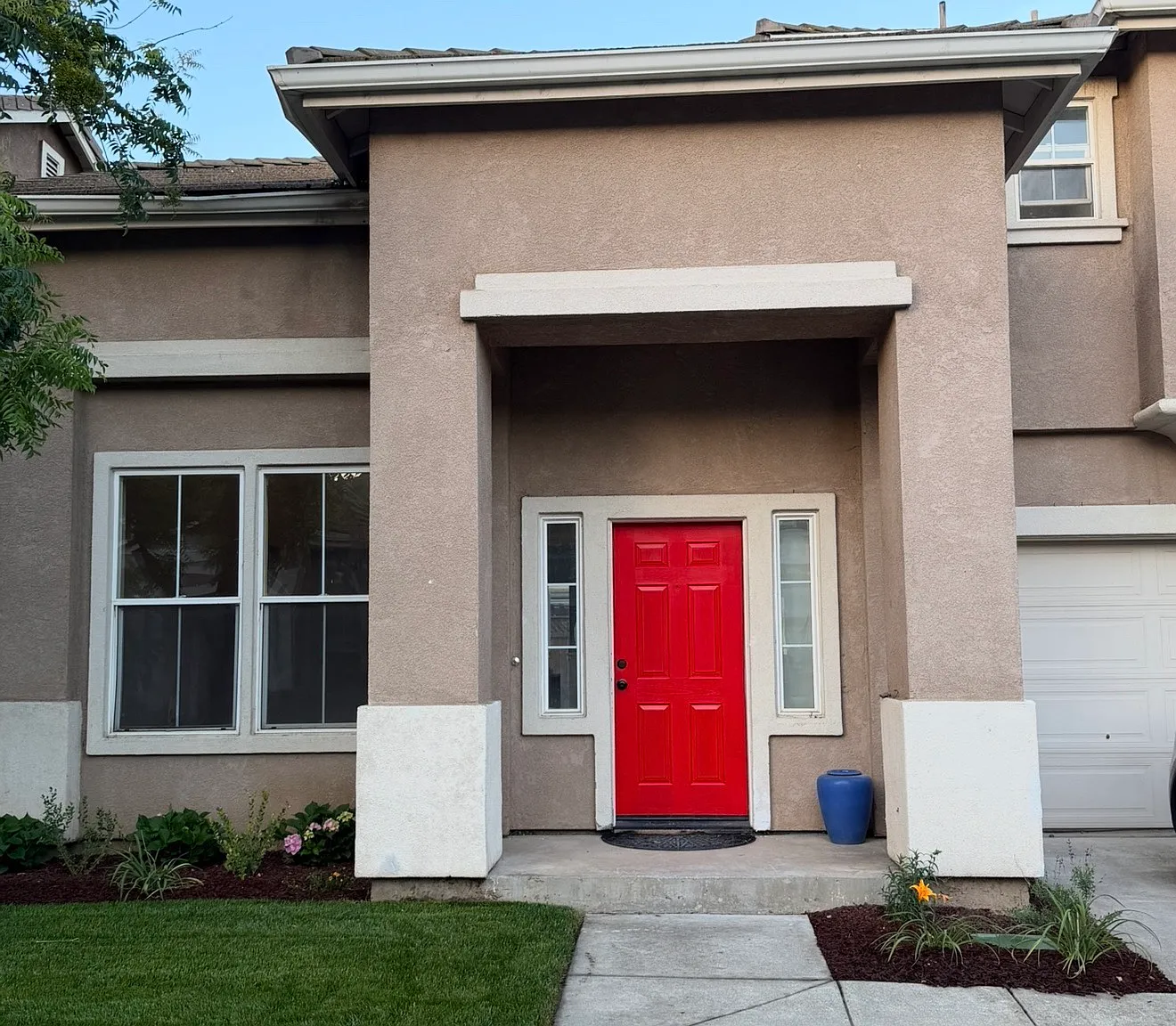 5 bed, 2294 sqft, $4,599 — Photo 1