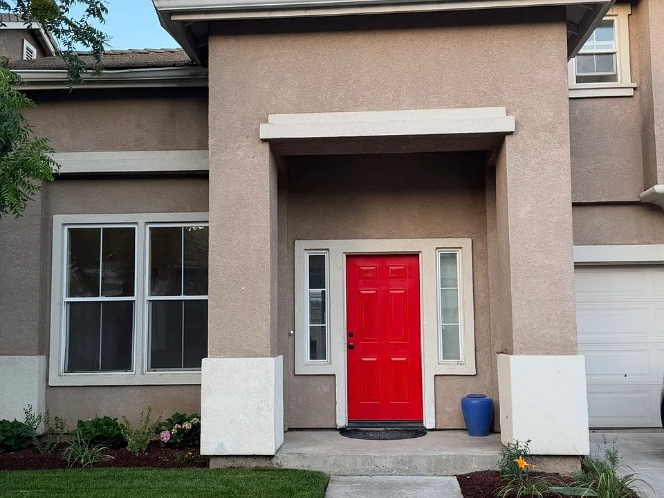 8922 Del Rio Cir