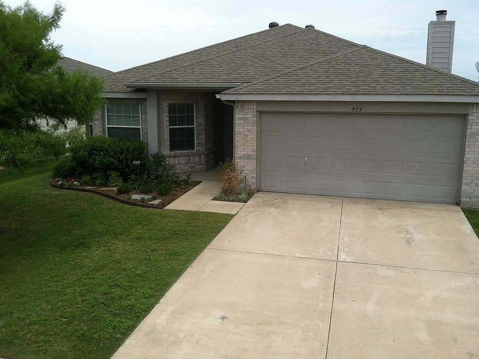 1st image of 915 Live Oak Dr