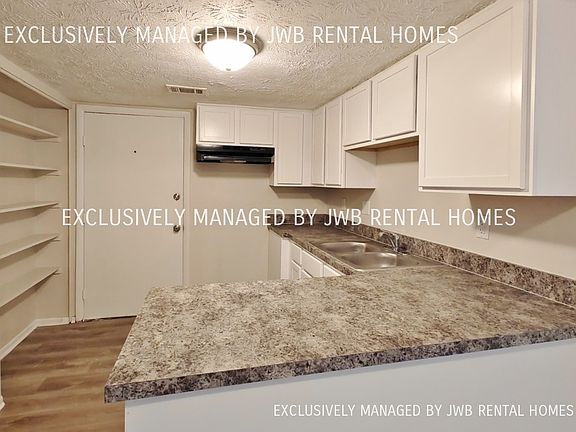3rd image of 7201 Arlington Expy APT 52