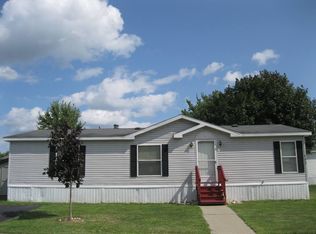 182 Iron Rdg, Fenton, MI 48430