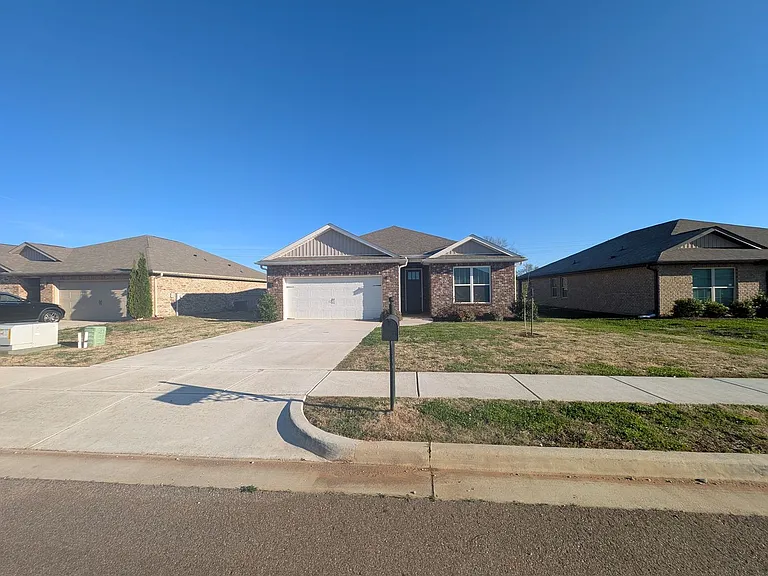 244 Abercorn Dr — Photo 1