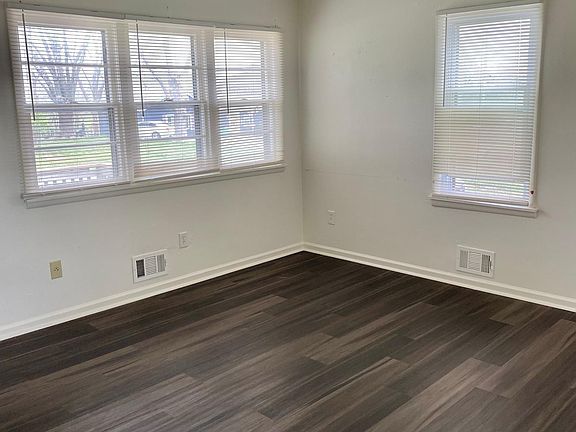 4th image of 8621 Walker Ave