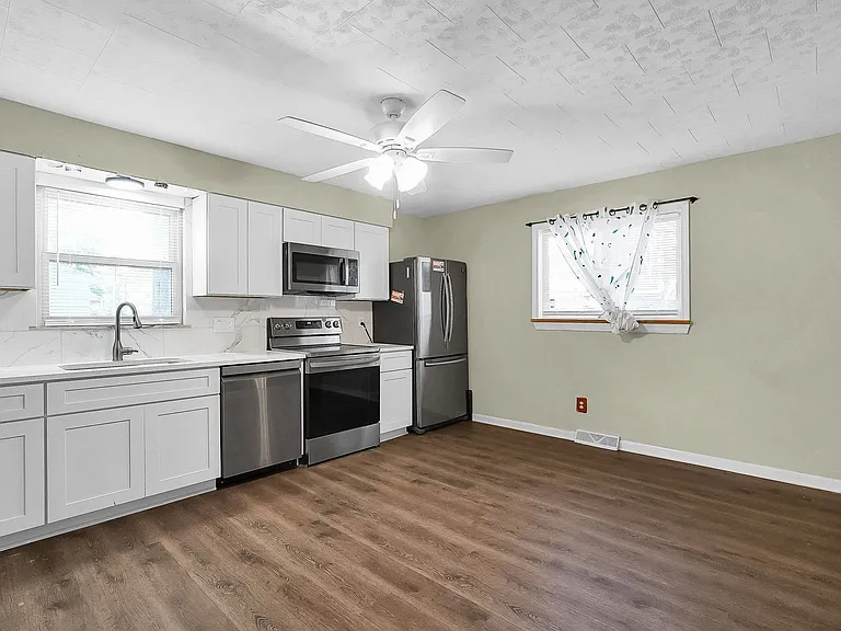 272 Collingwood Ave — Photo 27
