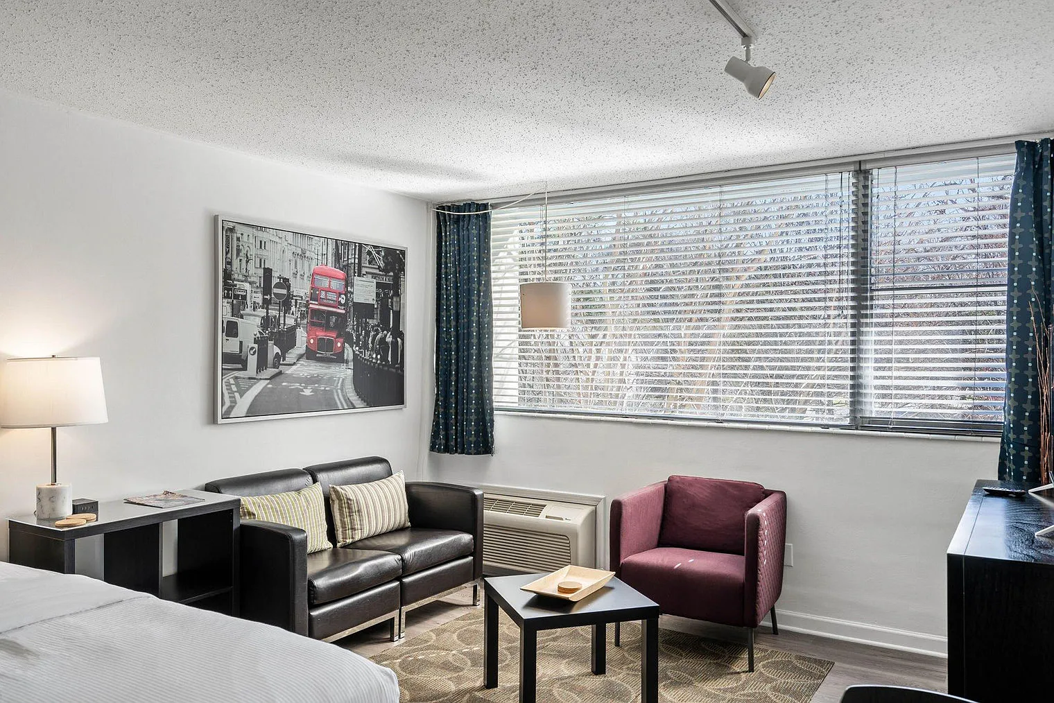 1 bed, 1.0 bath, 301 sqft, $2,700 — Photo 1