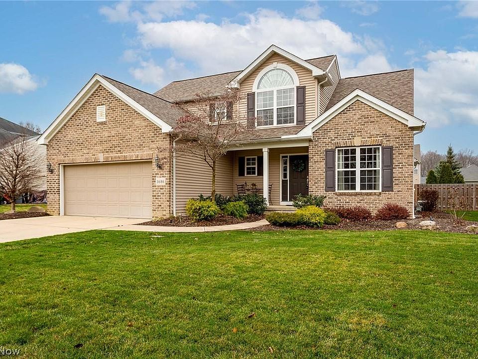 1st image of 1686 E Ash Dr