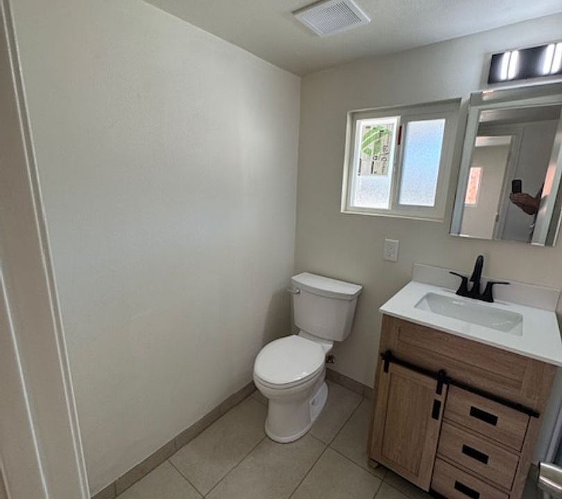 1st image of 23892 Hemlock Ave