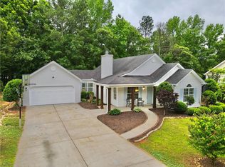 516 Greenfield Dr, Statham, GA 30666