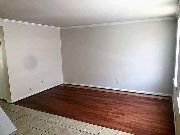 2nd image of 1235 Ashland Ave