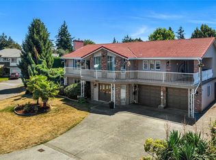 1833 Knutsford Pl, Saanich, BC V8N 6E3
