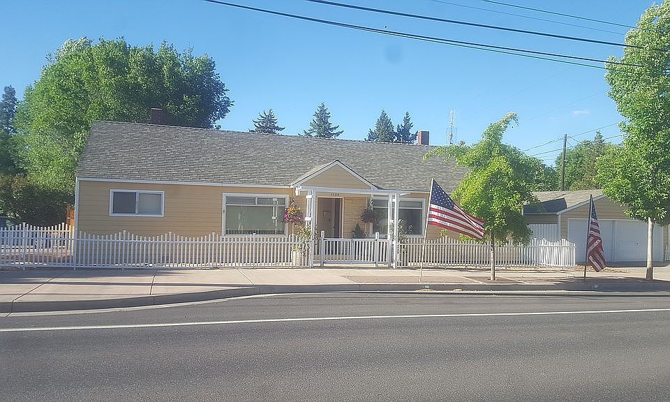 Street view of property 