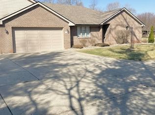 1103 Charleston Commons Dr, Anderson, IN 46012