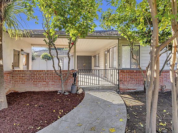 2nd image of 1878 Cabana Dr