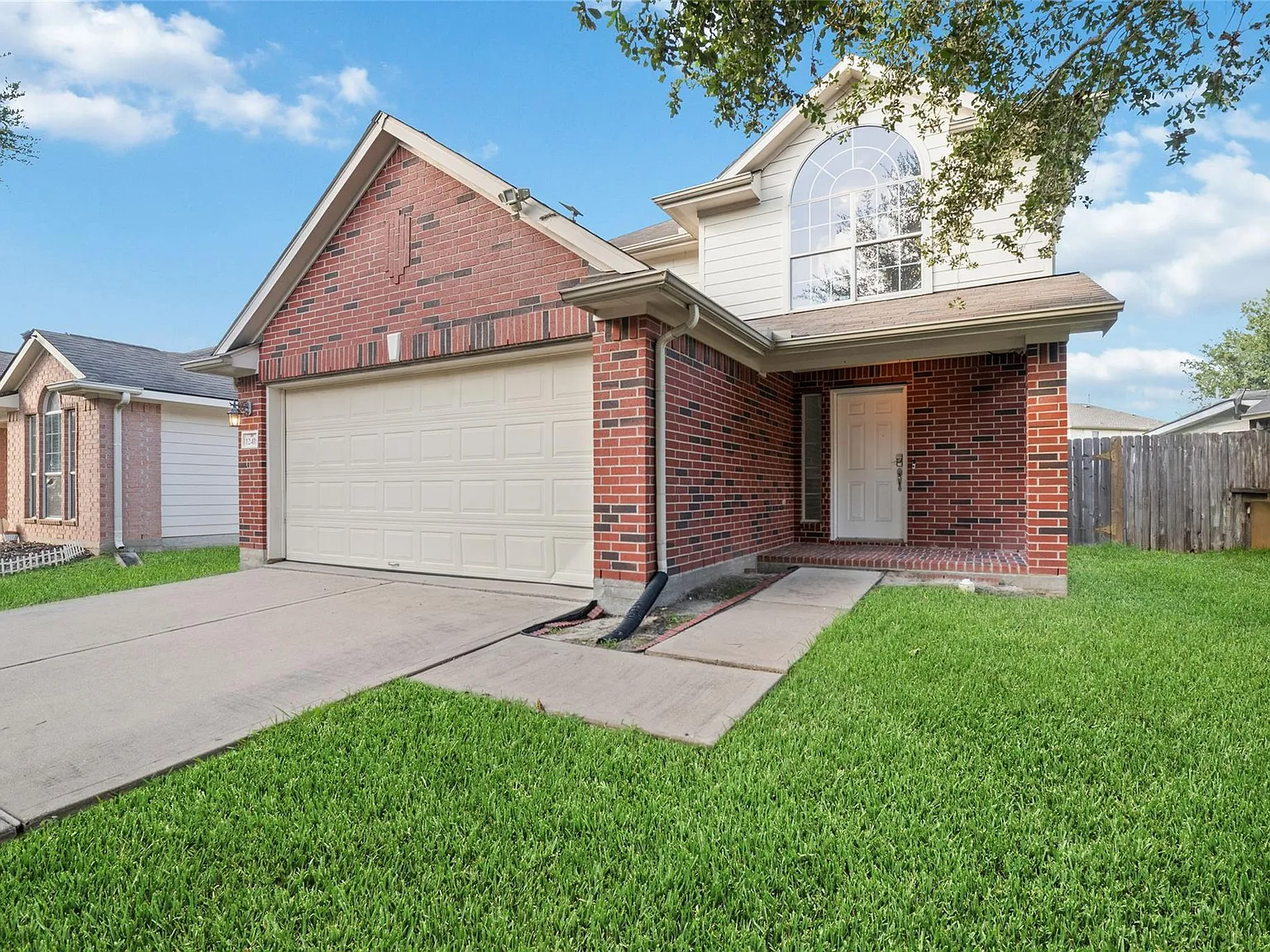 3 bed, 2.5 bath, 1803 sqft, $2,000 — Photo 2