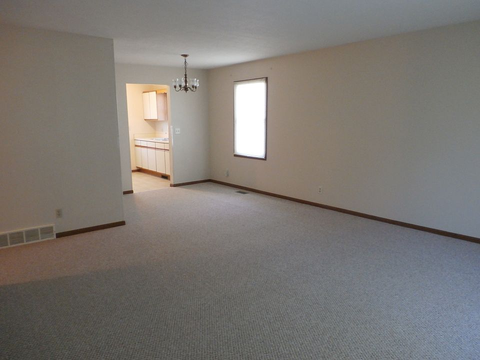 2nd image of 405 Noelwood Dr #B