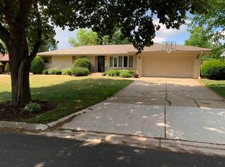 5880 Weymouth Dr, Rockford, IL 61114