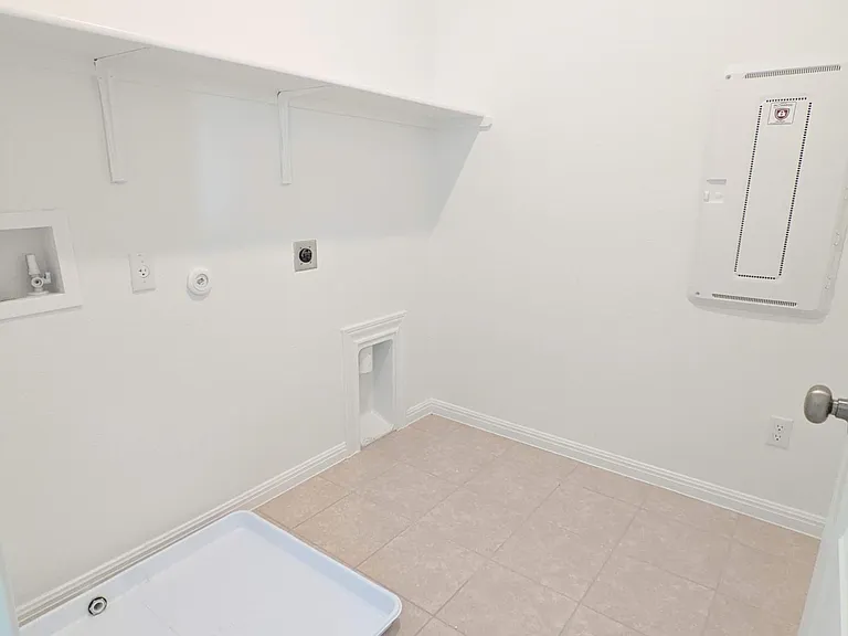 221 Sand Lily Ln — Photo 39