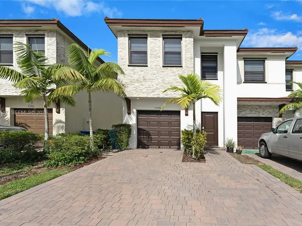 25176 SW 107th Ave, Homestead, FL 33032