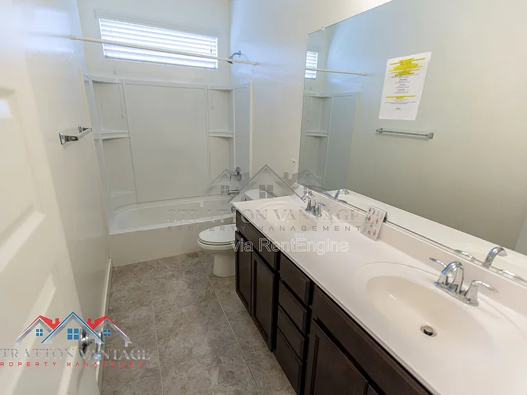 16264 W Canterbury Dr — Photo 34