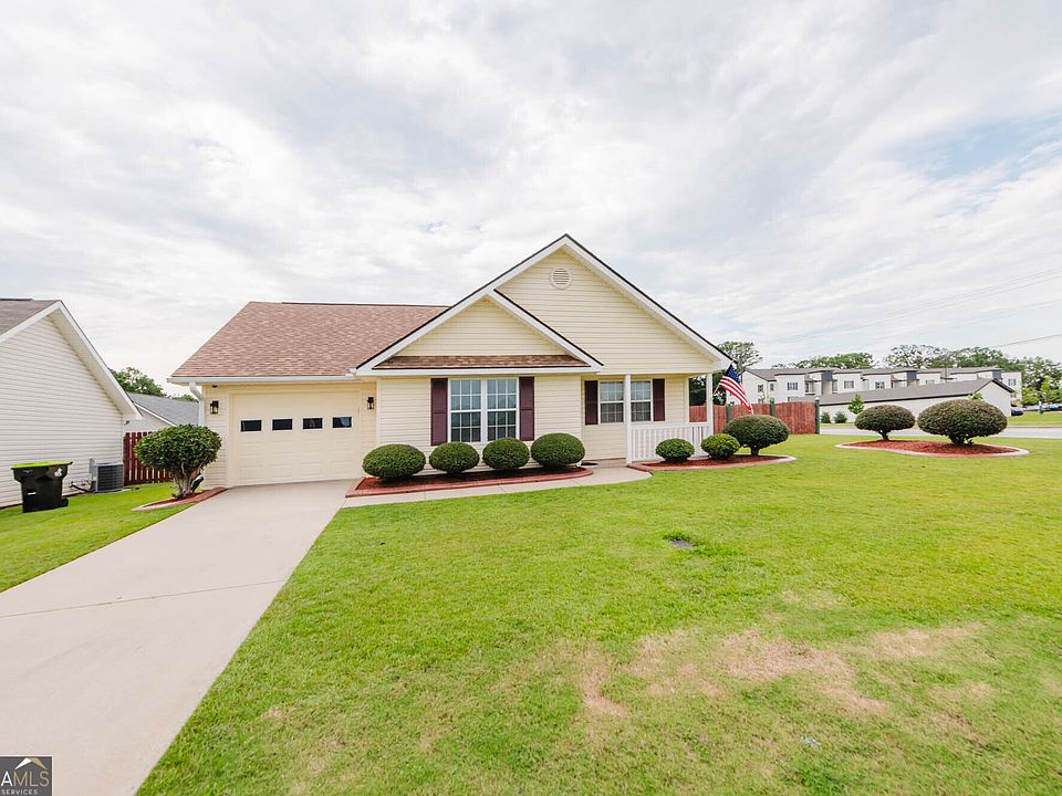 1st image of 605 Deerfield Cir