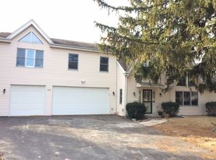 902 Revere Rd, Glenview, IL 60025