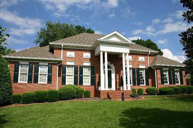 1st image of 859 Oaklawn Ct