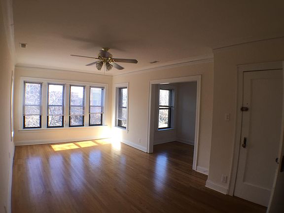 2nd image of 4201 N Winchester Ave APT 3