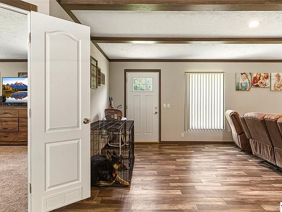 3rd image of 213 Hardin Dr